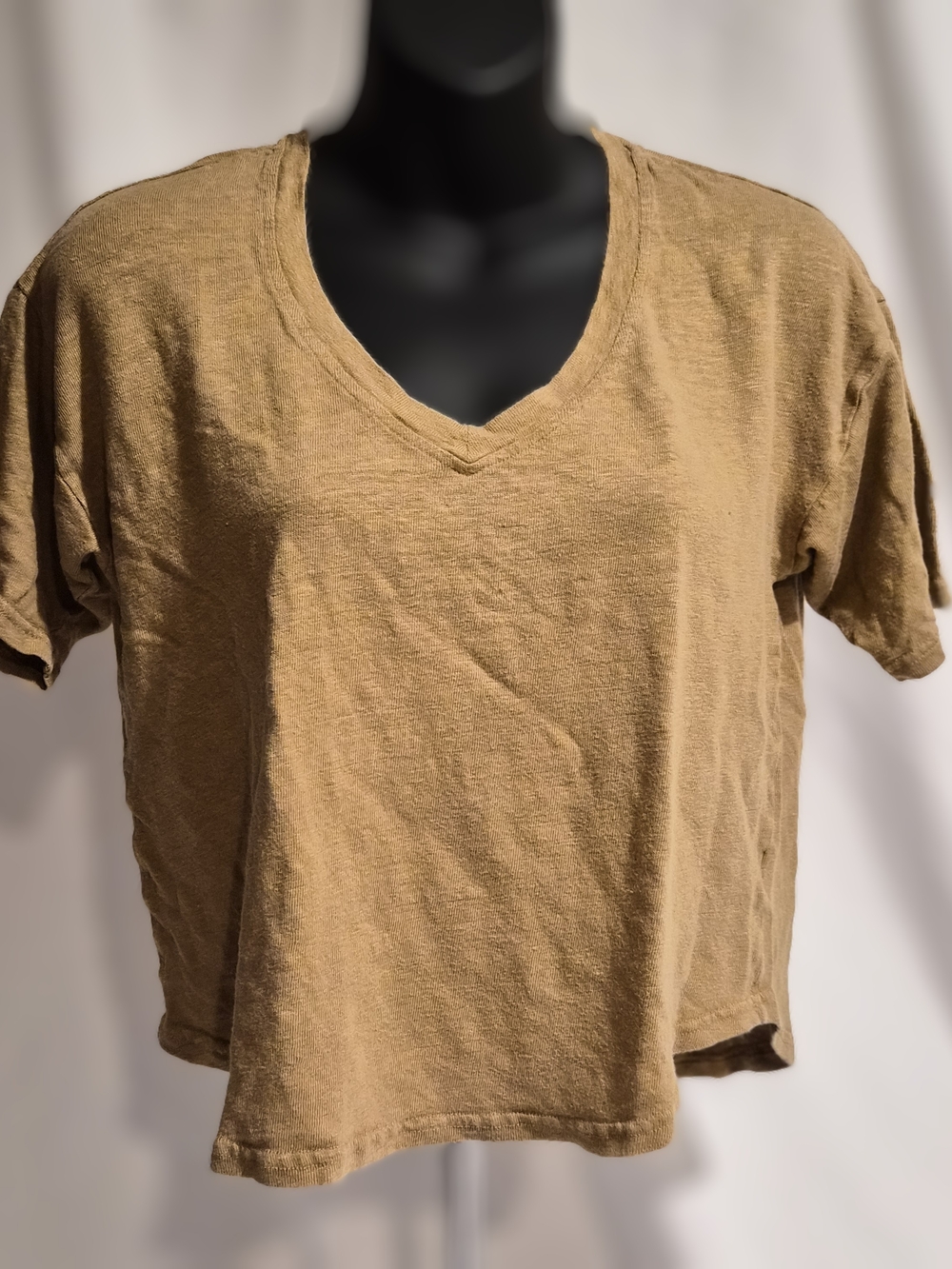 Faherty 100% Linen V-Neck Minimalist Crop‎ Tee